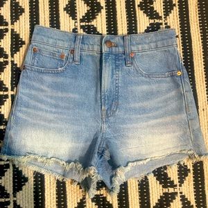 Madewell “The perfect Jean Short”